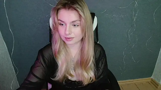 Snapshot of AngelicaHollywood chatting on 22, 11, 2025 AngelicaHollywood online show from 22, 11, 2025