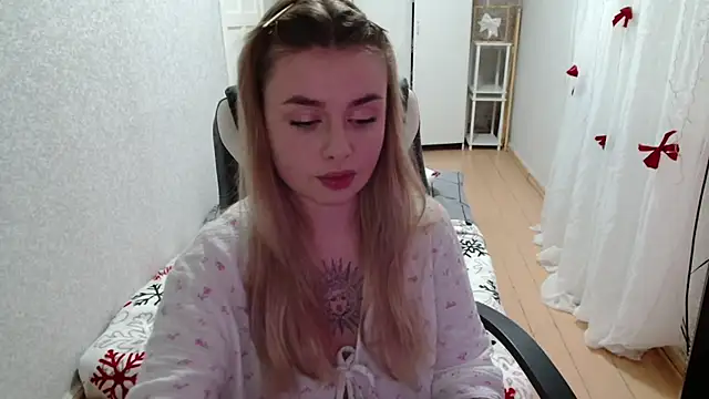 Snapshot of AngelicaHollywood chatting on 14, 12, 2025 AngelicaHollywood online show from 14, 12, 2025