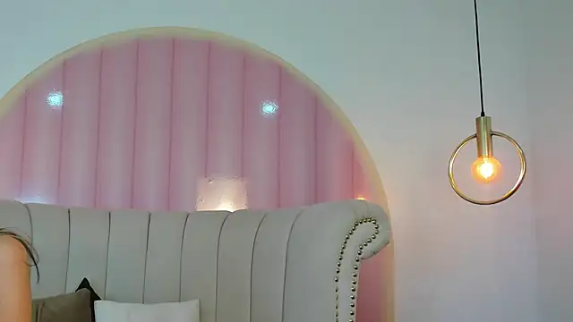 Snapshot of Emilia_Bons chatting on 26, 11, 2025 Emilia Bons online show from 26, 11, 2025