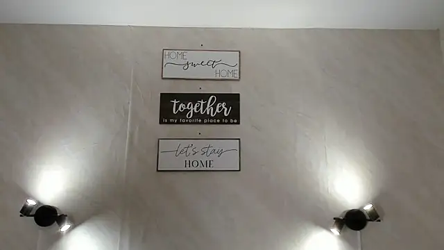 Snapshot of Emilia_Bons chatting on 17, 12, 2025 Emilia Bons online show from 17, 12, 2025