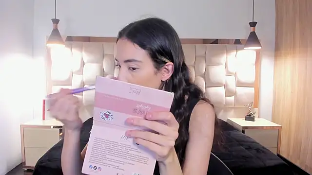 Snapshot of Emilia_Bons chatting on 11, 1, 2026 Emilia Bons online show from 11, 1, 2026