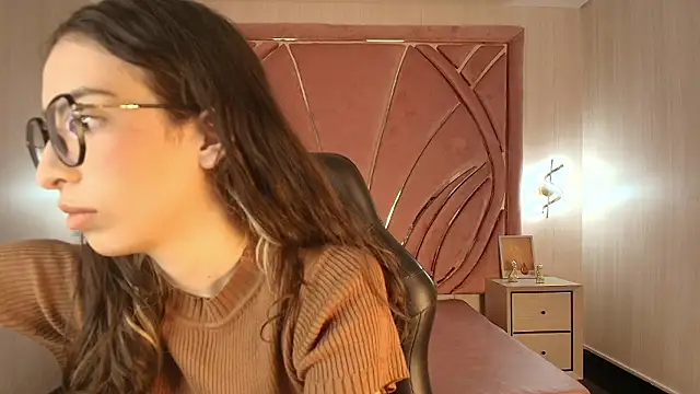 Snapshot of Emilia_Bons chatting on 19, 1, 2026 Emilia Bons online show from 19, 1, 2026