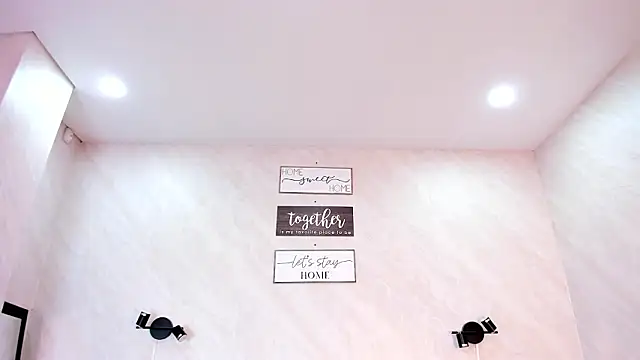 Snapshot of Emilia_Bons chatting on 4, 2, 2026 Emilia Bons online show from 4, 2, 2026