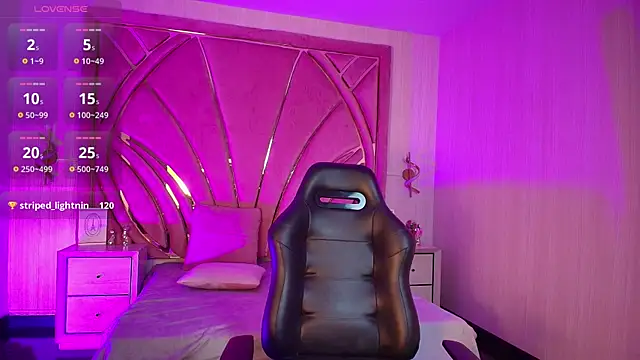 Snapshot of Emilia_Bons chatting on 10, 3, 2026 Emilia Bons online show from 10, 3, 2026