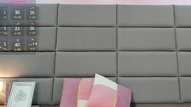 Snapshot of Emilia_Bons chatting on 12, 3, 2026 Emilia Bons online show from 12, 3, 2026