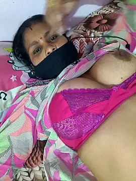 Snapshot of Love-pari077 chatting on 22, 4, 2026 Love-pari077 online show from 22, 4, 2026