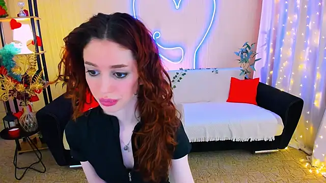 ChristinaConteeree online show from 27, 4, 2026