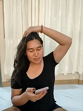 Snapshot of Romantic_Sabrina chatting on 13, 10, 2025 Romantic Sabrina online show from 13, 10, 2025