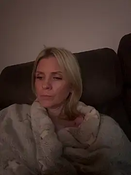 Lexi-Lux-X online show from 3, 11, 2025