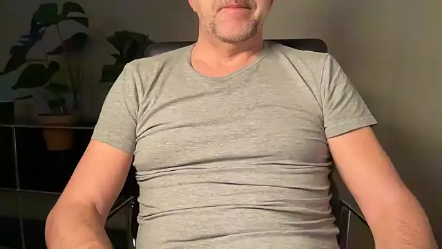 Snapshot of german9inch chatting on 4, 12, 2025 german9inch online show from 4, 12, 2025