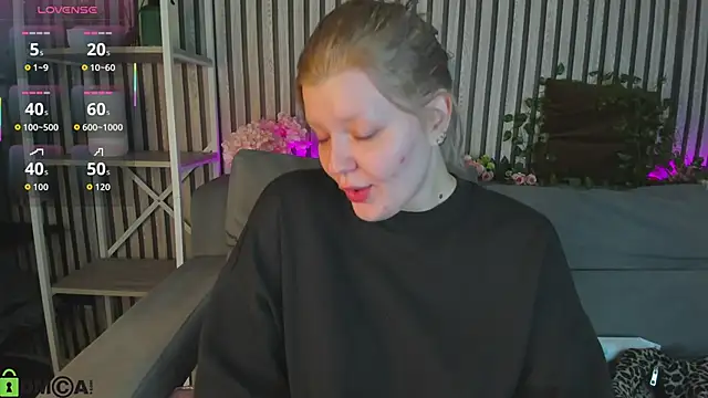 Snapshot of Michele_Greenn chatting on 25, 5, 2026 Michele Greenn online show from 25, 5, 2026