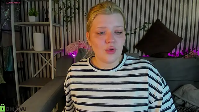 Snapshot of Michele_Greenn chatting on 4, 6, 2026 Michele Greenn online show from 4, 6, 2026