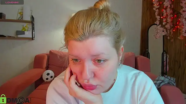 Snapshot of Michele_Greenn chatting on 14, 6, 2026 Michele Greenn online show from 14, 6, 2026