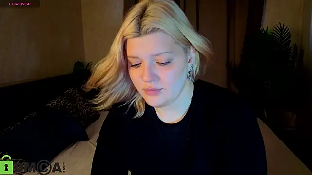 Snapshot of Michele_Greenn chatting on 5, 7, 2026 Michele Greenn online show from 5, 7, 2026