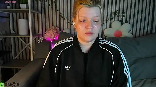 Snapshot of Michele_Greenn chatting on 6, 7, 2026 Michele Greenn online show from 6, 7, 2026