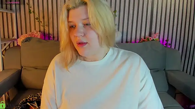 Snapshot of Michele_Greenn chatting on 29, 7, 2026 Michele Greenn online show from 29, 7, 2026