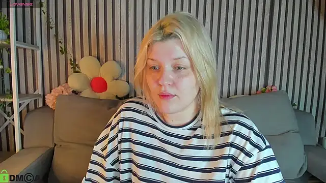 Snapshot of Michele_Greenn chatting on 3, 8, 2026 Michele Greenn online show from 3, 8, 2026