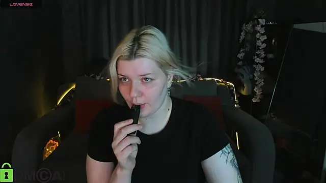 Snapshot of Michele_Greenn chatting on 6, 8, 2026 Michele Greenn online show from 6, 8, 2026