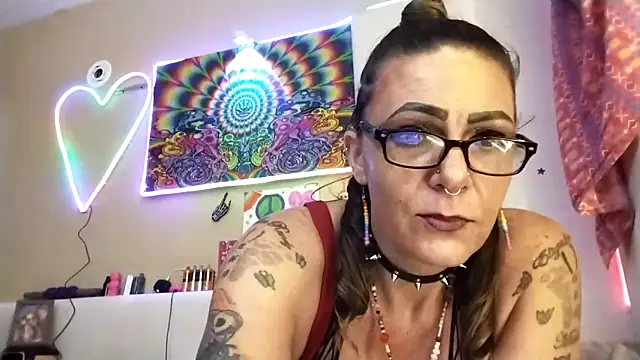 SparklesB1tch online show from 5, 5, 2026