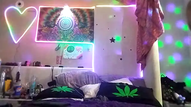 SparklesB1tch online show from 9, 5, 2026