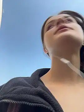 KittyQueeny online show from 8, 10, 2025