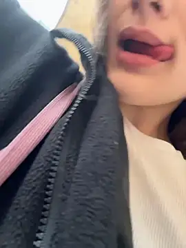 KittyQueeny online show from 9, 10, 2025