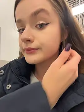 KittyQueeny online show from 21, 11, 2025