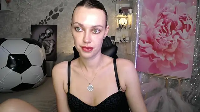 Snapshot of NickyAdamidi chatting on 13, 7, 2026 NickyAdamidi online show from 13, 7, 2026