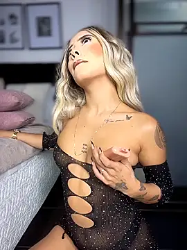 MystiqueXXX online show from 5, 2, 2026