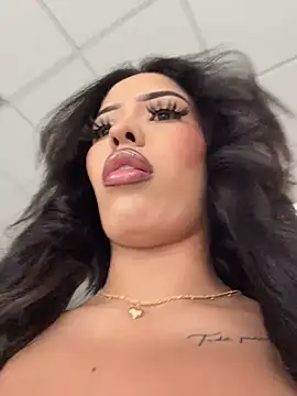 MystiqueXXX online show from 24, 6, 2026