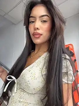 MystiqueXXX online show from 4, 8, 2026