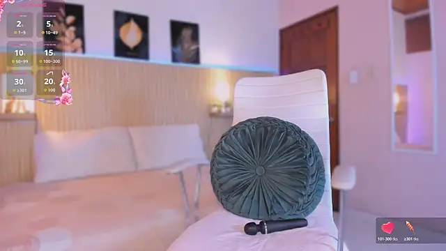 Sirenita petitexoxo online show from 4, 11, 2025