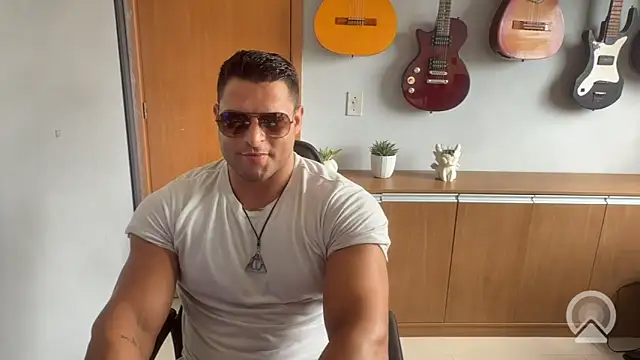 Snapshot of KRYSTALIZEDY chatting on 8, 4, 2026 KRYSTALIZEDY online show from 8, 4, 2026