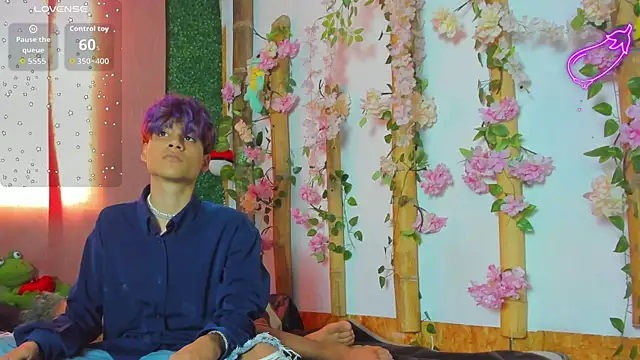 spicy adonhis online show from 17, 9, 2025