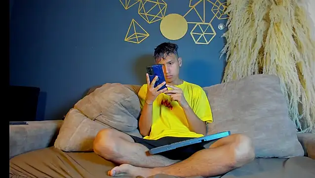 spicy adonhis online show from 7, 5, 2026