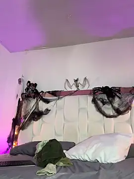 Snapshot of SamanthaDiamonds_ chatting on 12, 10, 2025 SamanthaDiamonds online show from 12, 10, 2025