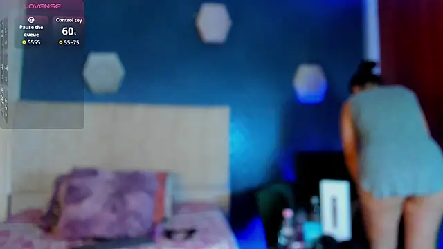 Snapshot of thania_777 chatting on 9, 10, 2025 thania 777 online show from 9, 10, 2025