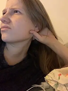 Snapshot of Leya_F chatting on 13, 9, 2025 Leya F online show from 13, 9, 2025