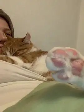 Snapshot of Leya_F chatting on 25, 9, 2025 Leya F online show from 25, 9, 2025