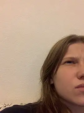 Snapshot of Leya_F chatting on 2, 10, 2025 Leya F online show from 2, 10, 2025