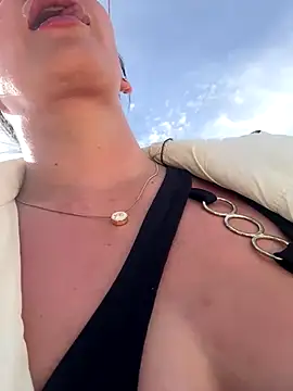 Snapshot of Ninabigtitied chatting on 27, 9, 2025 Ninabigtitied online show from 27, 9, 2025