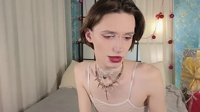 madi snow online show from 18, 12, 2025