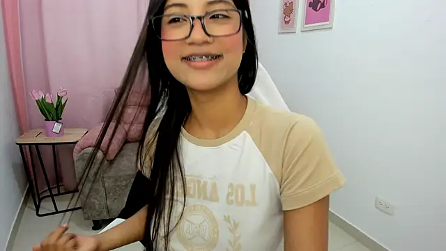 Snapshot of SeraphineCute chatting on 30, 9, 2025 SeraphineCute online show from 30, 9, 2025