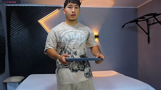 Horny nick18 online show from 2, 5, 2026