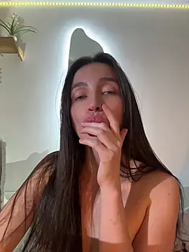 karinasantos  online show from 15, 7, 2026