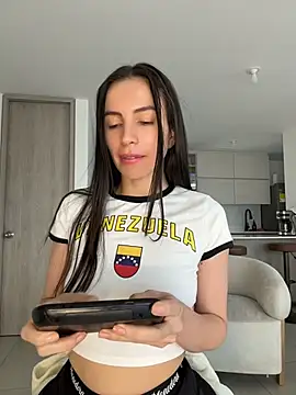 karinasantos  online show from 4, 8, 2026