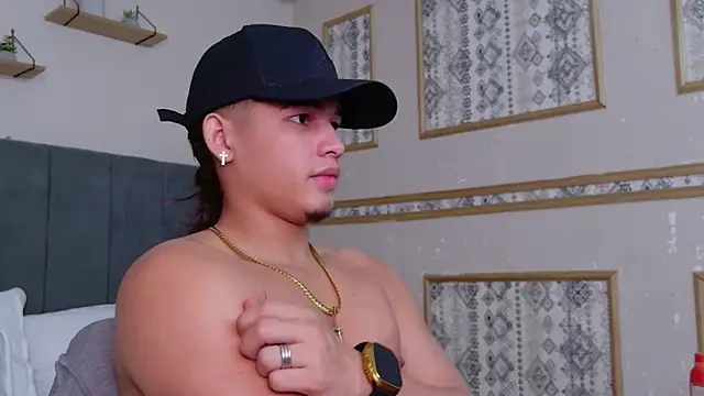 Snapshot of Riky_Strong chatting on 5, 11, 2025 Riky Strong online show from 5, 11, 2025