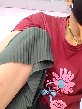 Snapshot of poojam93 chatting on 3, 11, 2025 poojam93 online show from 3, 11, 2025