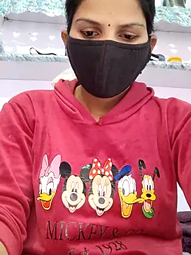 Snapshot of poojam93 chatting on 4, 12, 2025 poojam93 online show from 4, 12, 2025