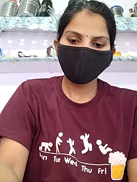 Snapshot of poojam93 chatting on 5, 12, 2025 poojam93 online show from 5, 12, 2025